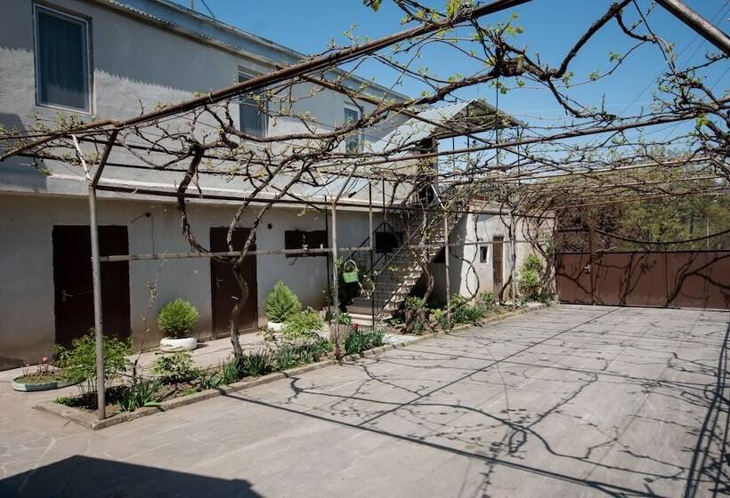 پانسیون Olimpo Guest House