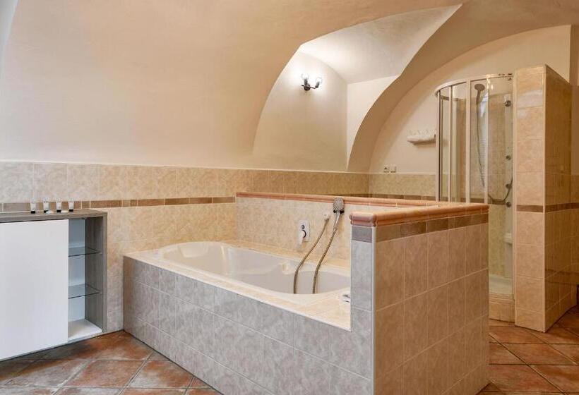 پانسیون Orangerie By Kh