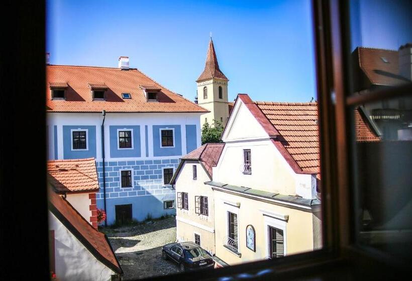 پانسیون Orangerie By Kh