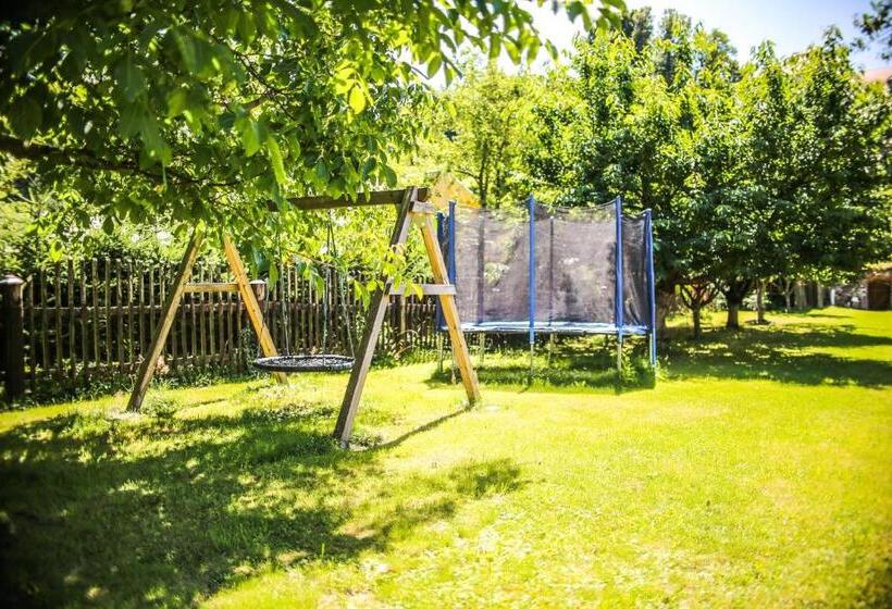 پانسیون Orangerie By Kh