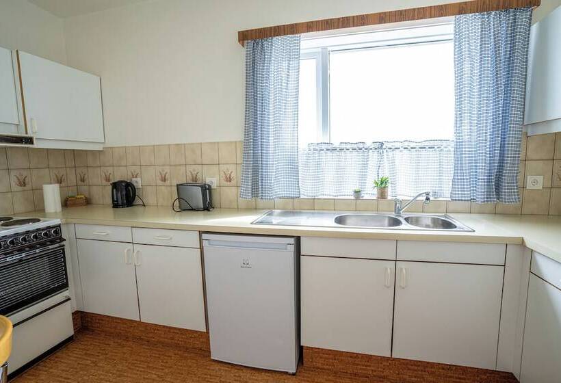 پانسیون The Nest