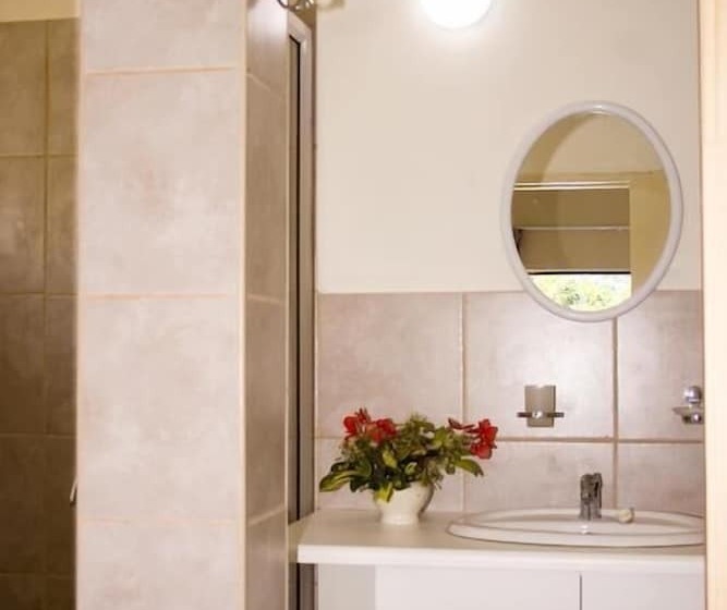 پانسیون The Tops