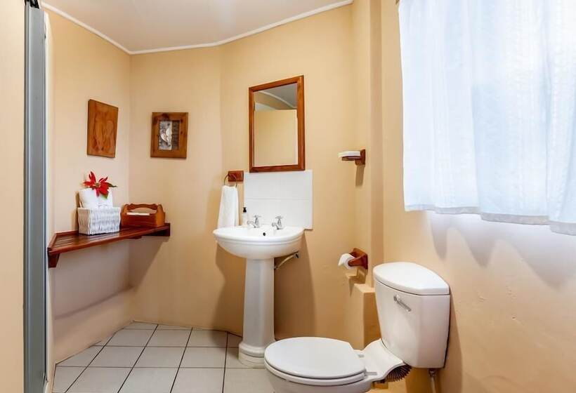 پانسیون The Tops