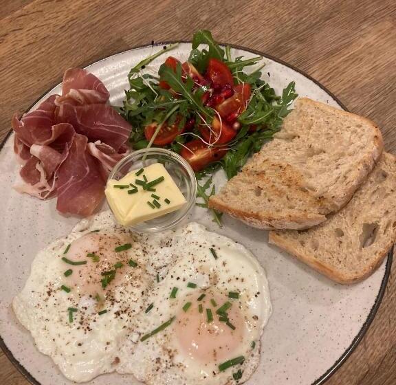 פנסיון Time Cafe & Penzion