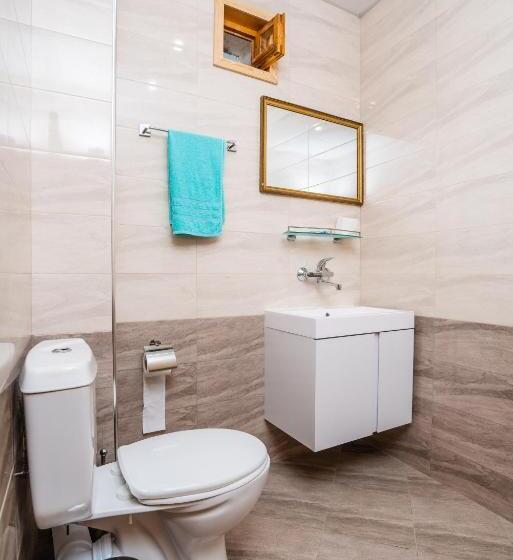 Пансион Toni's Guest House