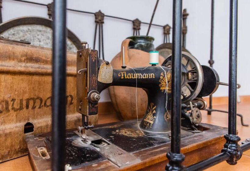 Пансион Toni's Guest House