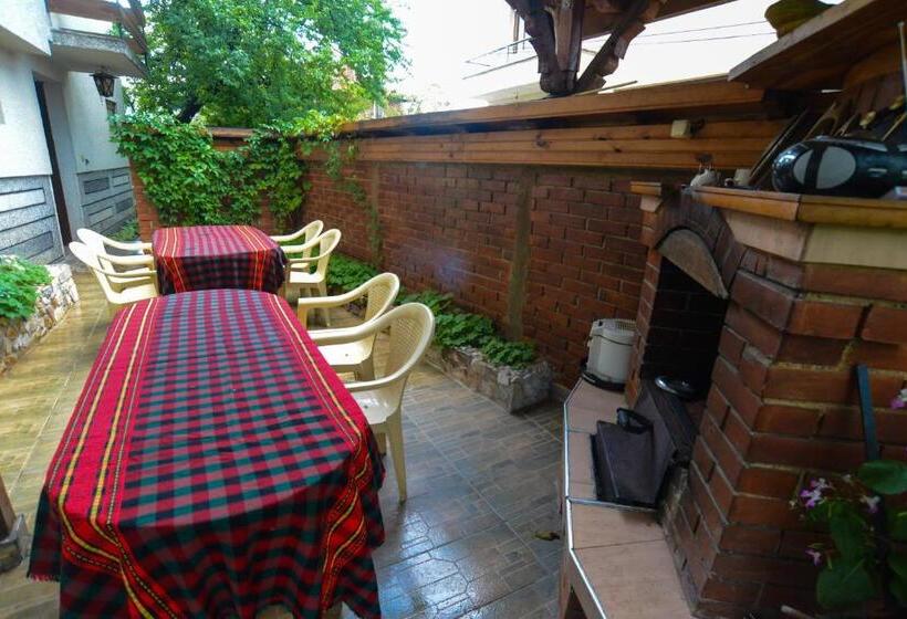 膳宿费 Topuzovi Guest House