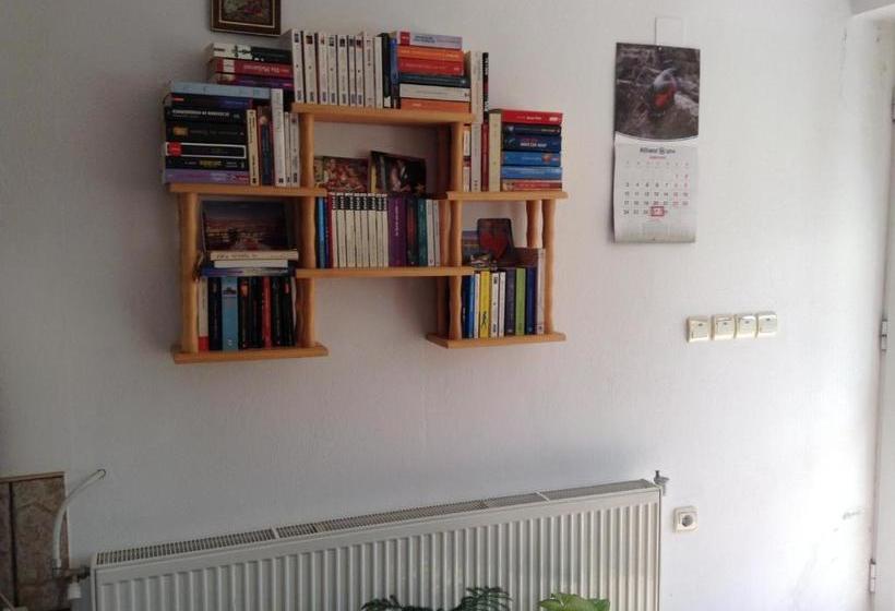 بنسيون Vanda Guest House