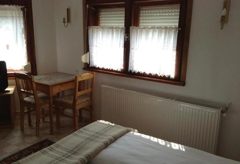 بنسيون Vanda Guest House