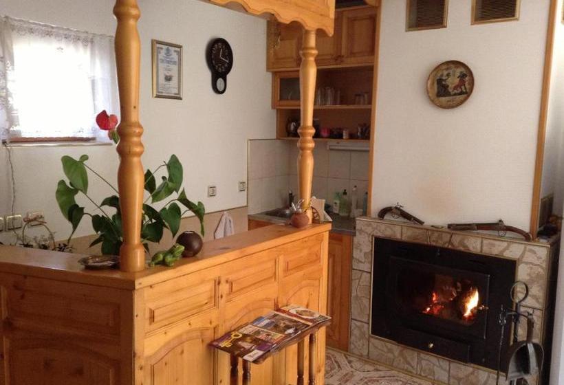 بنسيون Vanda Guest House