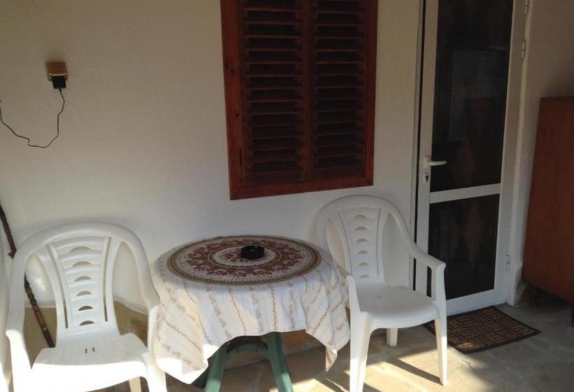 بنسيون Vanda Guest House