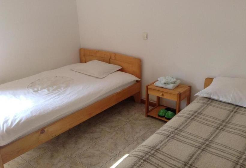 بنسيون Vanda Guest House