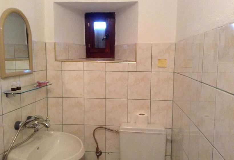 بنسيون Vanda Guest House