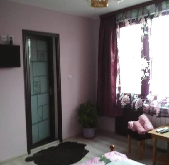 膳宿费 Veselata Guest House