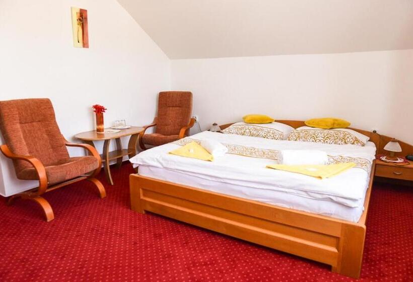 פנסיון Villa Felicity