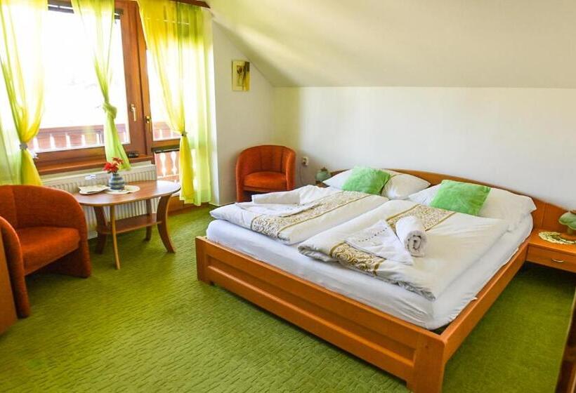 פנסיון Villa Felicity