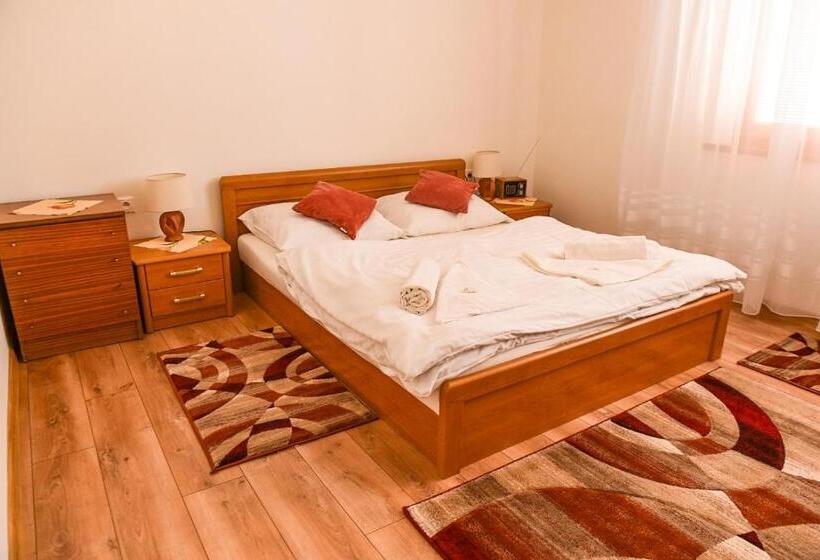 פנסיון Villa Felicity