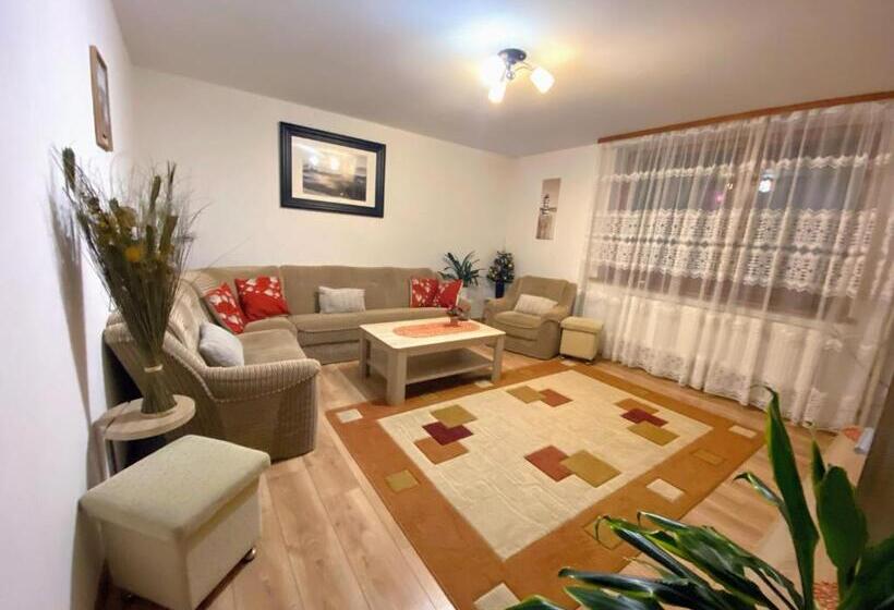 פנסיון Villa Felicity