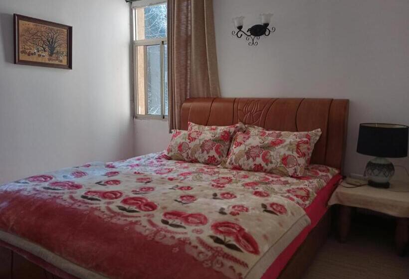 بنسيون Yuanyang Flower And Horse Inn