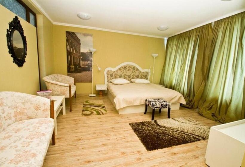 Pensiunea Un Baiat Si O Fata