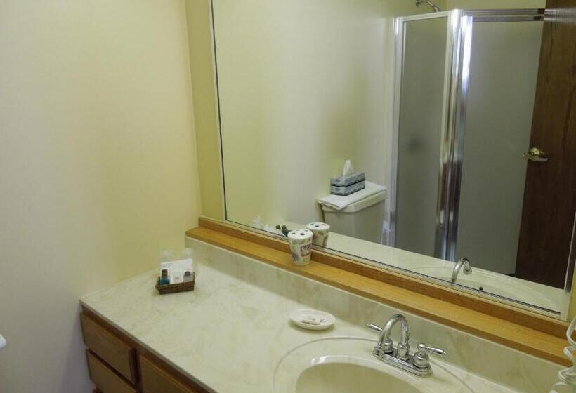 הוסטל Guest Quarters At The Bridges Golf Club