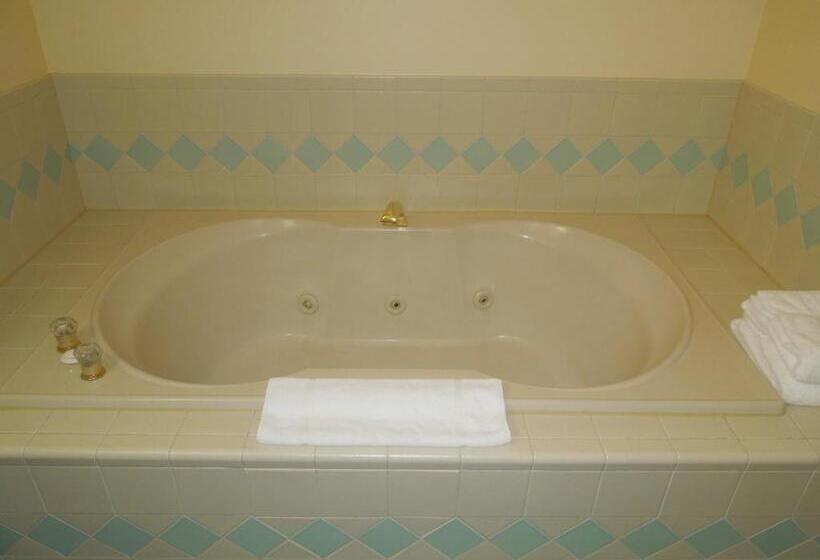 הוסטל Guest Quarters At The Bridges Golf Club