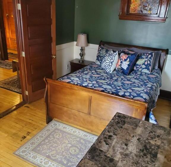 فندق صغير Firehouse Inn