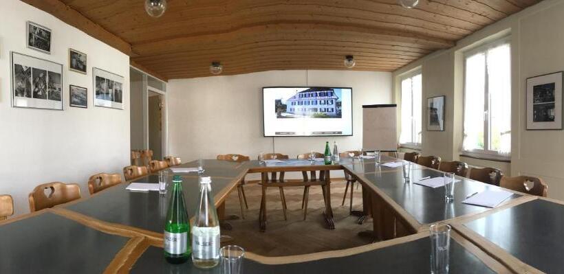 ユースホステル Gasthaus Zum Löwen