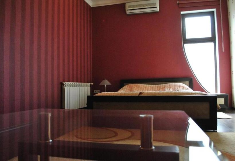 هاستل Nakhodka Inn