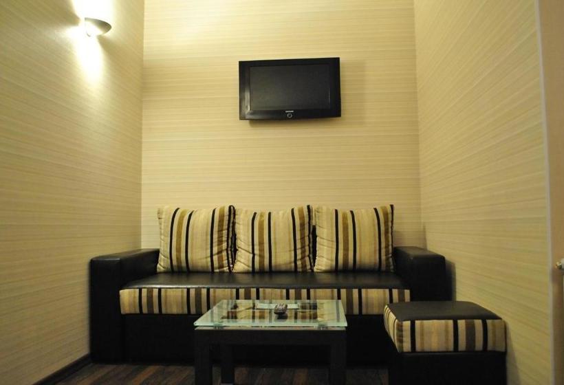 هاستل Nakhodka Inn