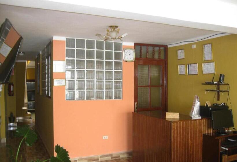 ユースホステル Posada Gino