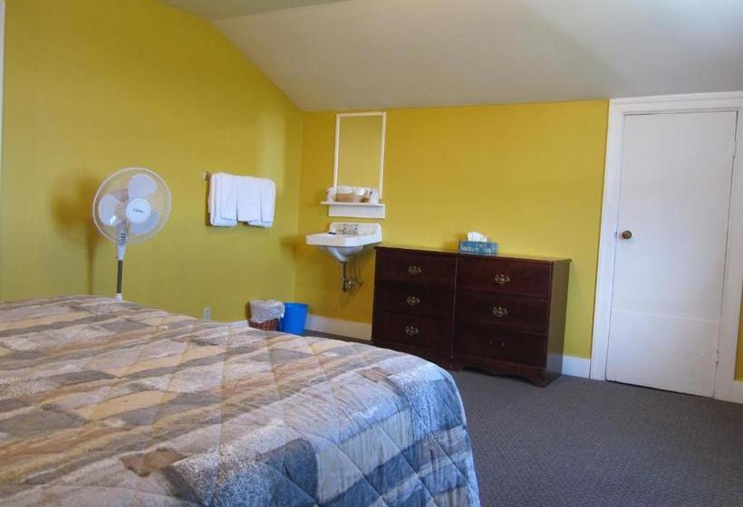 فندق صغير The Island Inn