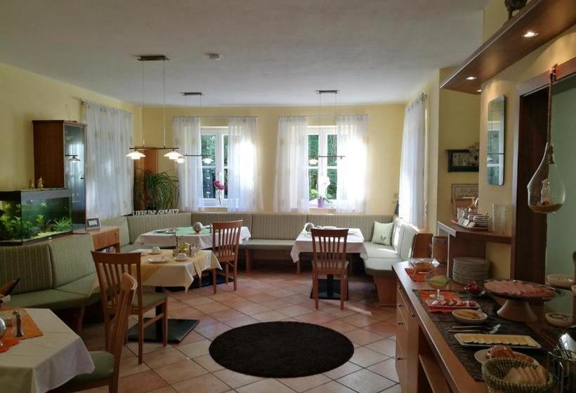 ベッドアンドブレックファースト Frühstückspension Krump