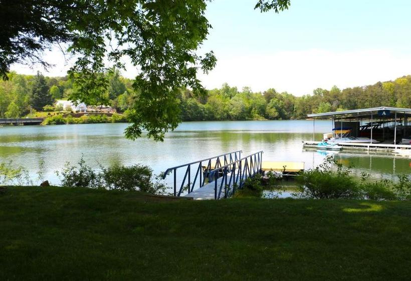 Boundary Waters Resort & Marina
