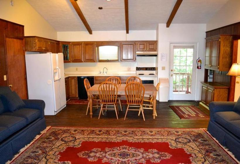 Boundary Waters Resort & Marina