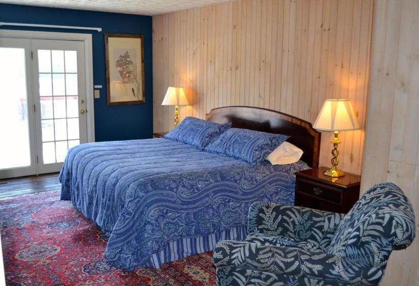 Boundary Waters Resort & Marina