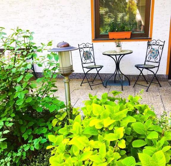 Helenental Pension & Apartments