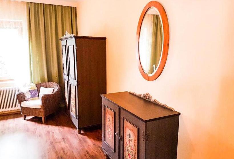 Helenental Pension & Apartments