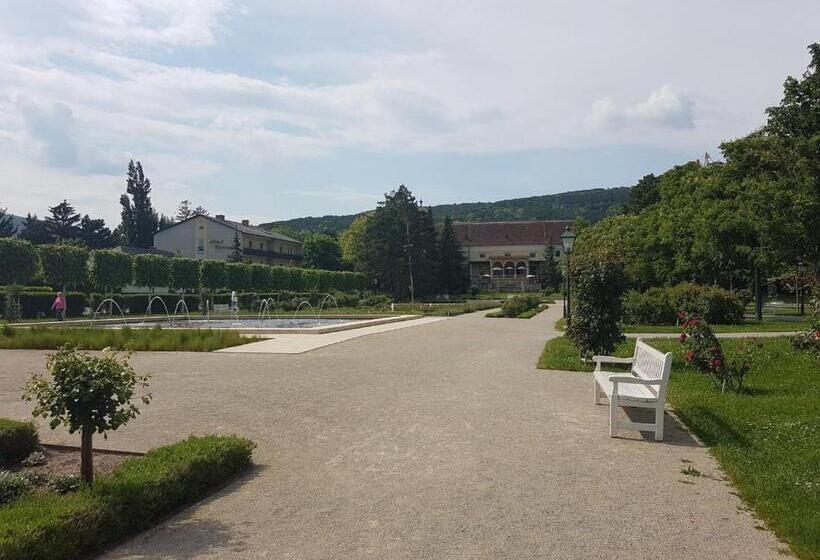 Helenental Pension & Apartments