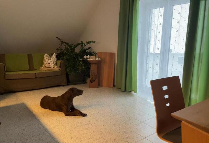 ホテル Vogelhubergut   Familie Scherleithner