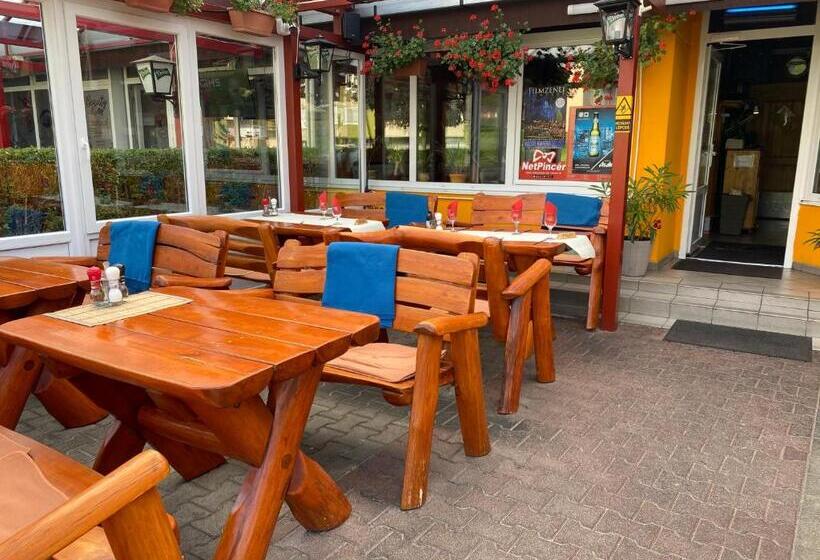 膳宿费 Kiskakas étterem