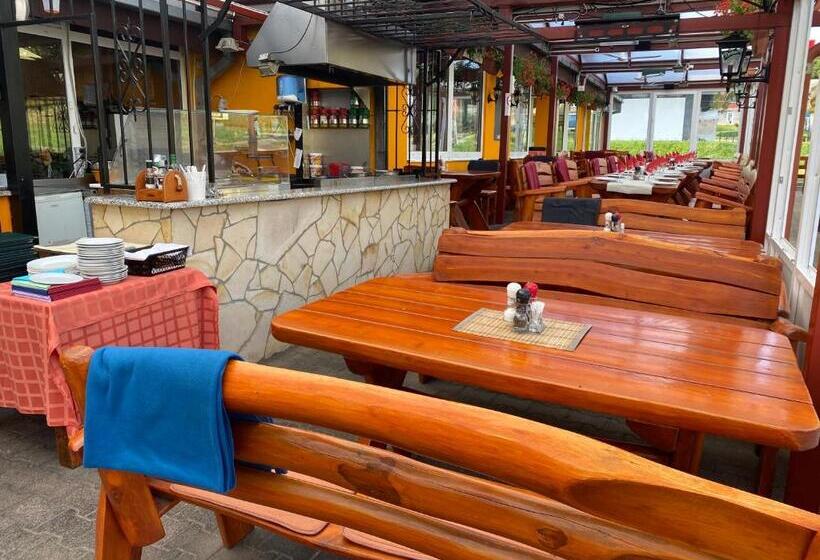 膳宿费 Kiskakas étterem