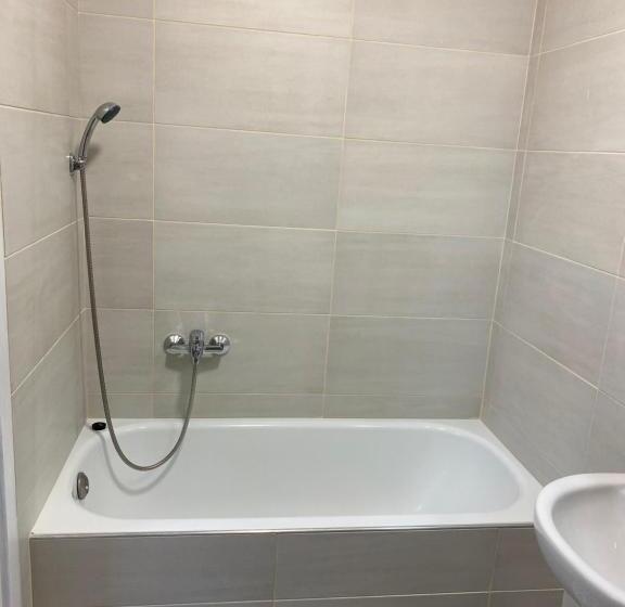 膳宿费 Kiskakas étterem