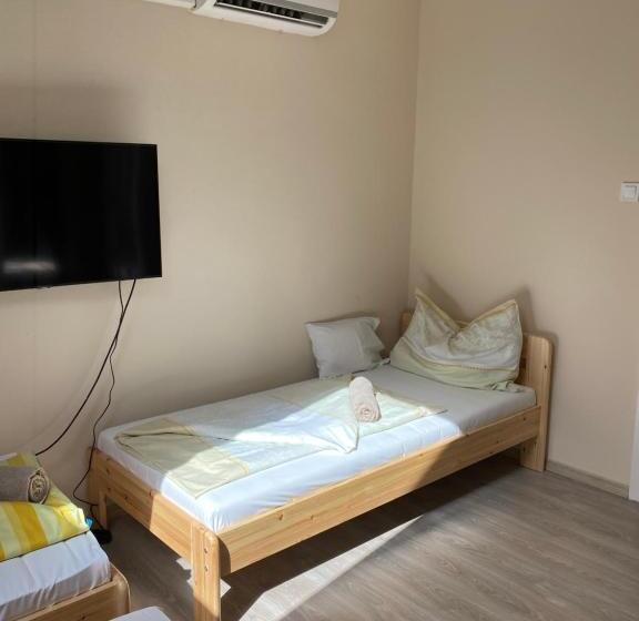 膳宿费 Kiskakas étterem