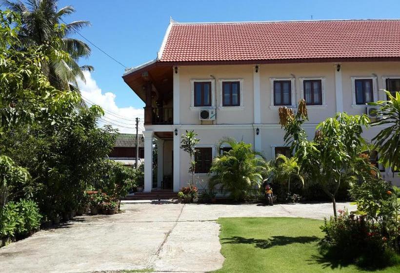 Пансион A Tee Guesthouse