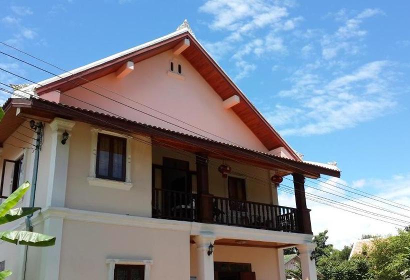 Пансион A Tee Guesthouse