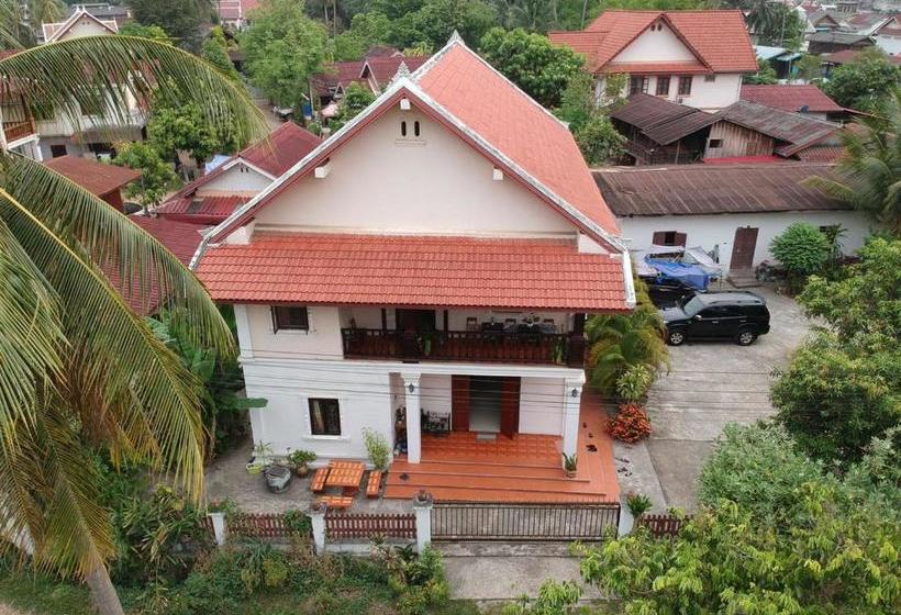 Пансион A Tee Guesthouse