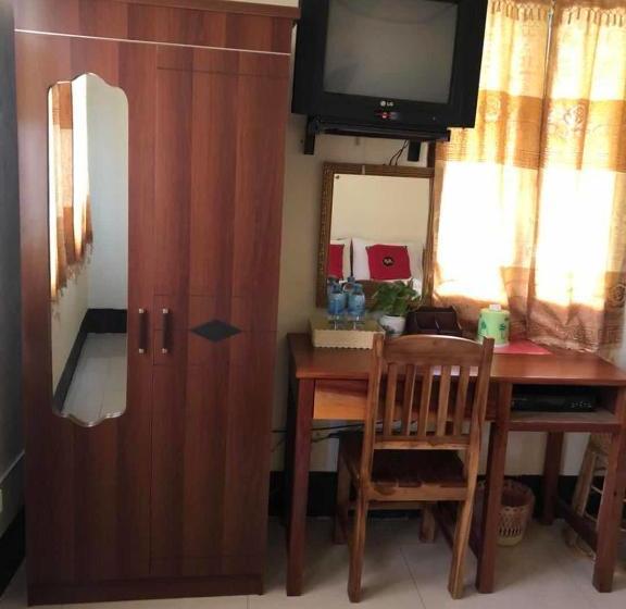 Пансион A Tee Guesthouse