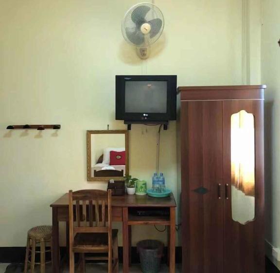 Пансион A Tee Guesthouse