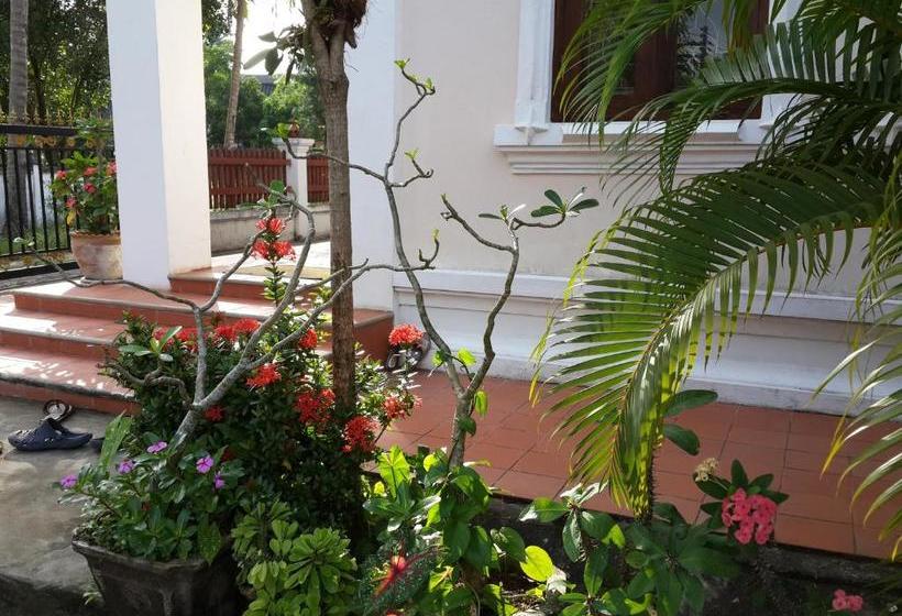 Пансион A Tee Guesthouse